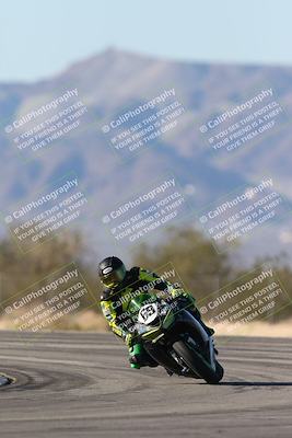 media/Dec-07-2025-CVMA (Sun) [[3e7d2de5dc]]/Race 12- Formula 40 MW and LW/